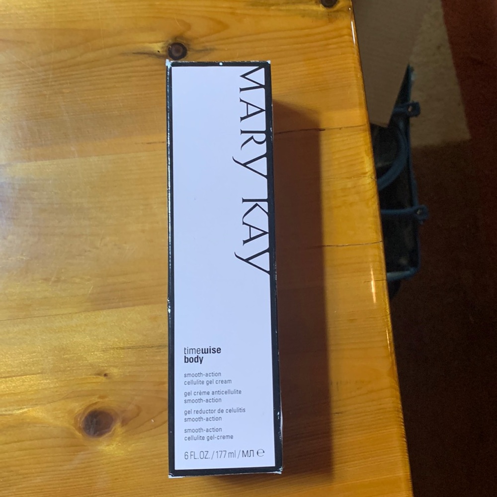 NIB Mary Kay timewise body smooth action cellulite gel cream